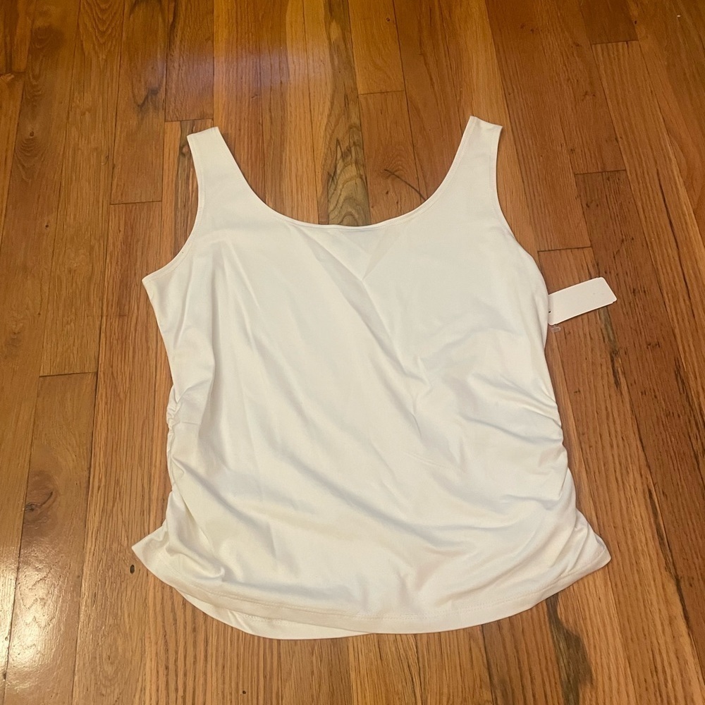 NWT Fox’s White Tank Top Size Medium